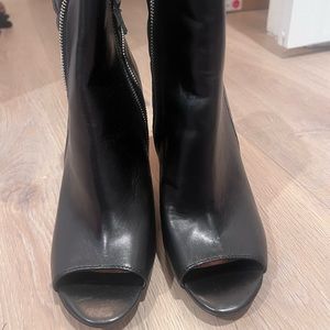 Halogen Womens 8 open toe booties